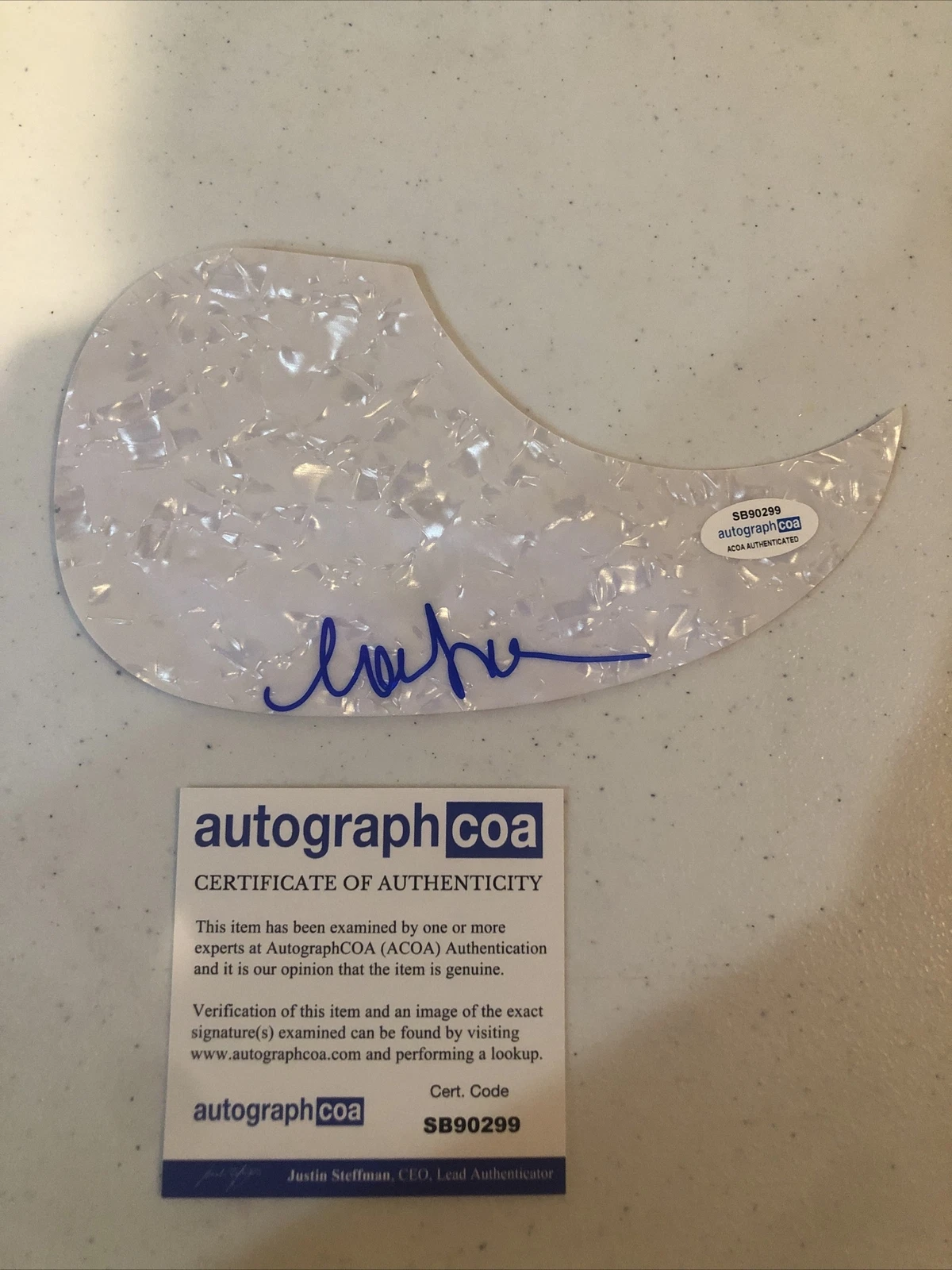 HAILEY WHITTERS SIGNED AUTOGRAPH ACOUSTIC GUITAR PICKGUARD ACOA COUNTRY STAR
