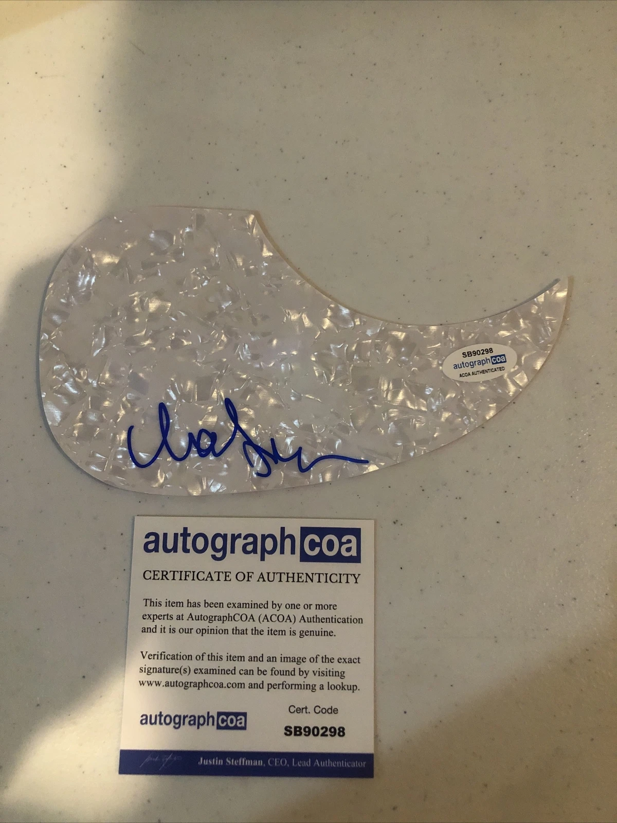 HAILEY WHITTERS SIGNED AUTOGRAPH ACOUSTIC GUITAR PICKGUARD ACOA COUNTRY STAR
