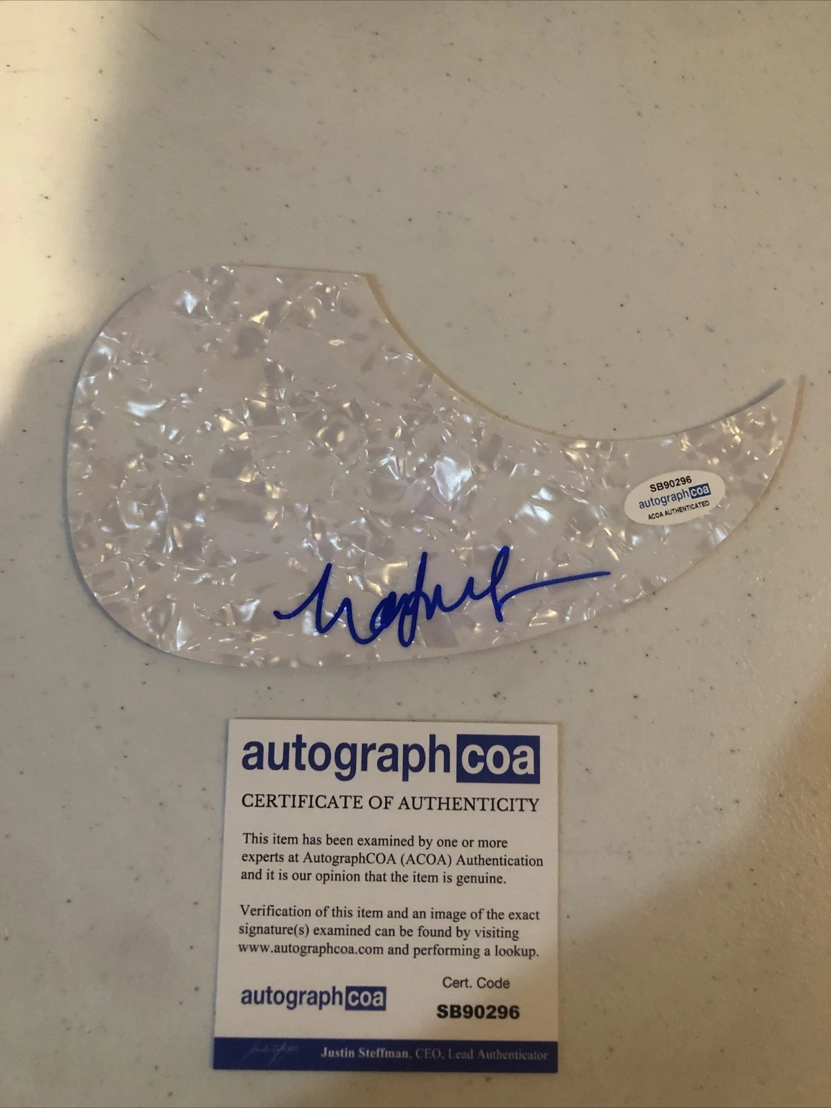 HAILEY WHITTERS SIGNED AUTOGRAPH ACOUSTIC GUITAR PICKGUARD ACOA COUNTRY STAR
