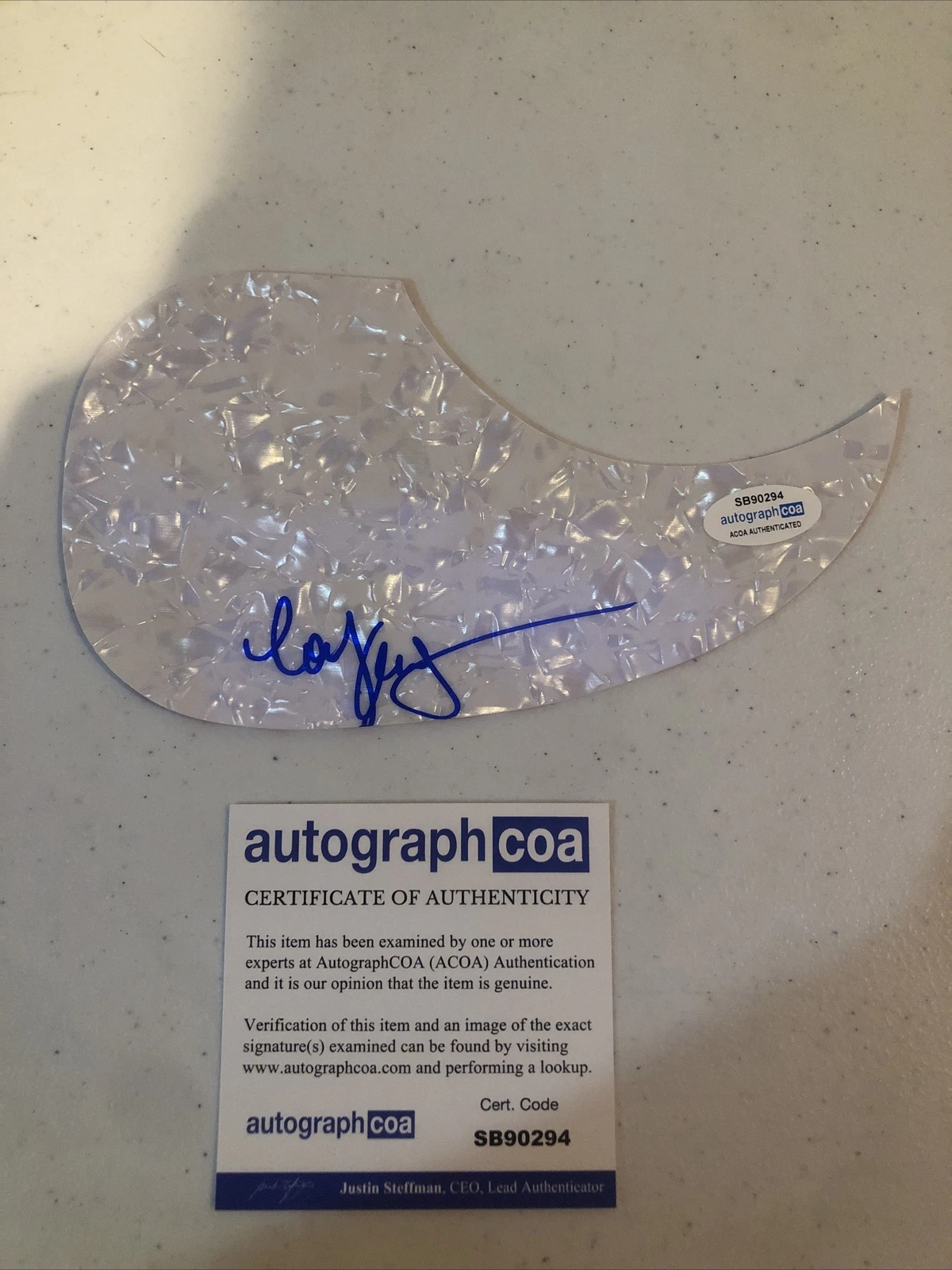 HAILEY WHITTERS SIGNED AUTOGRAPH ACOUSTIC GUITAR PICKGUARD ACOA COUNTRY STAR
