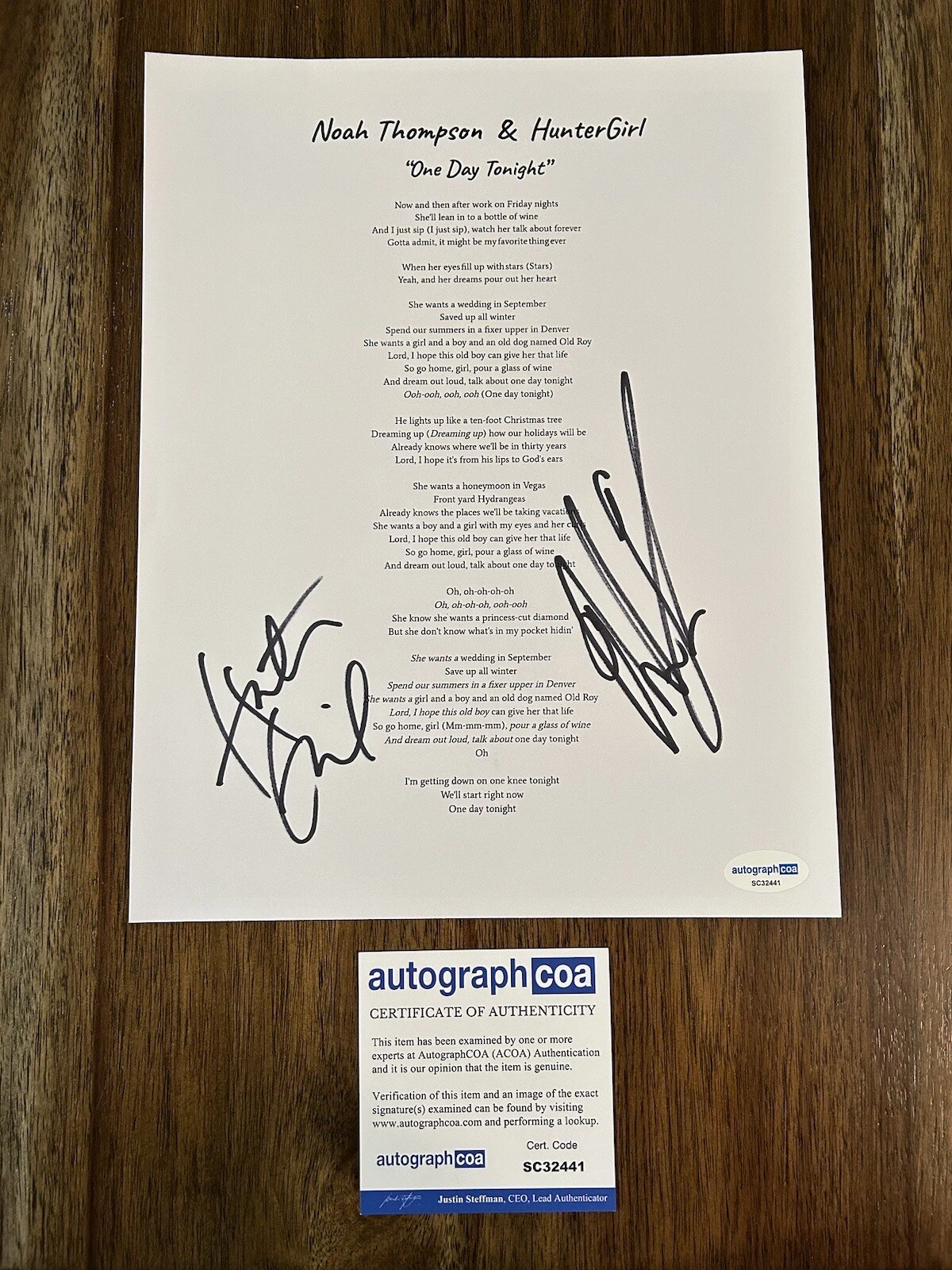 ‘HUNTERGIRL & NOAH THOMPSON’ SIGNED AUTOGRAPH ‘ONE DAY TONIGHT’ LYRIC SHEET ACOA COLLECTIBLE MEMORABILIA