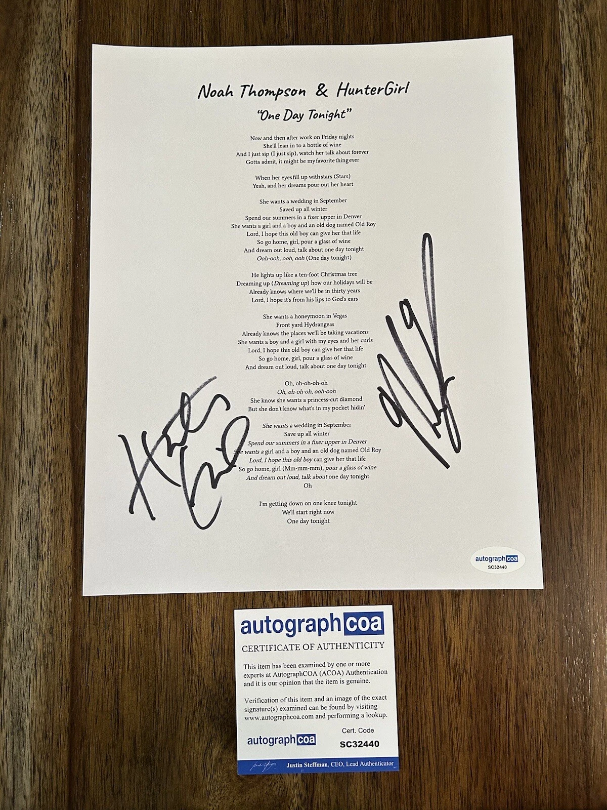 ‘HUNTERGIRL & NOAH THOMPSON’ SIGNED AUTOGRAPH ‘ONE DAY TONIGHT’ LYRIC SHEET ACOA COLLECTIBLE MEMORABILIA