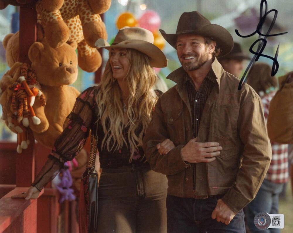 Lainey Wilson Signed Autograph 8x10 Photo - Sexy Yellowstone Star Abby Beckett
