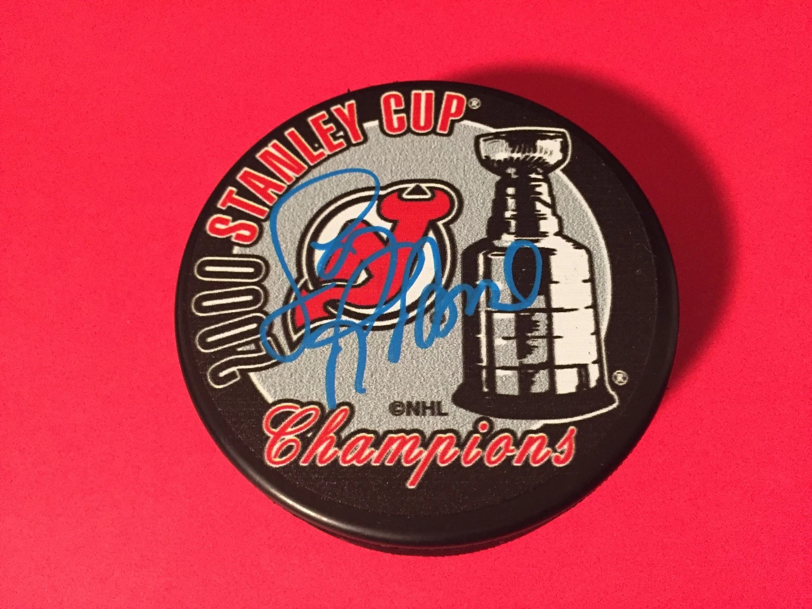 Larry Robinson HOF Devils 2000 Stanley Cup Champions Signed Auto Puck
