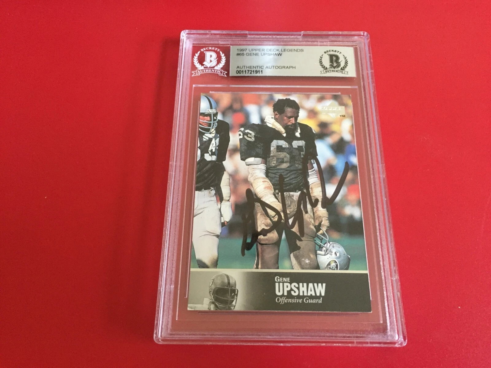 Gene Upshaw Raiders 1997 UD Legends Card Signed Auto Beckett BAS Slabbed
