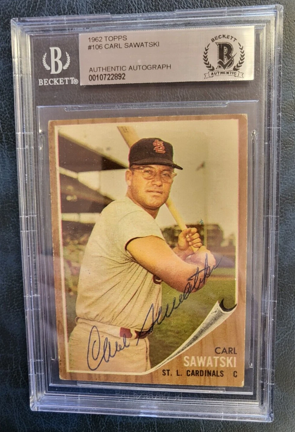 1962 TOPPS CARL SAWATSKI CARDINALS SIGNED AUTO #106 BASEBALL CARD BECKETT AUTH
