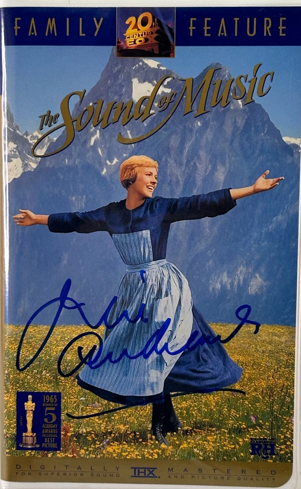 JULIE ANDREWS Signed Autograph 