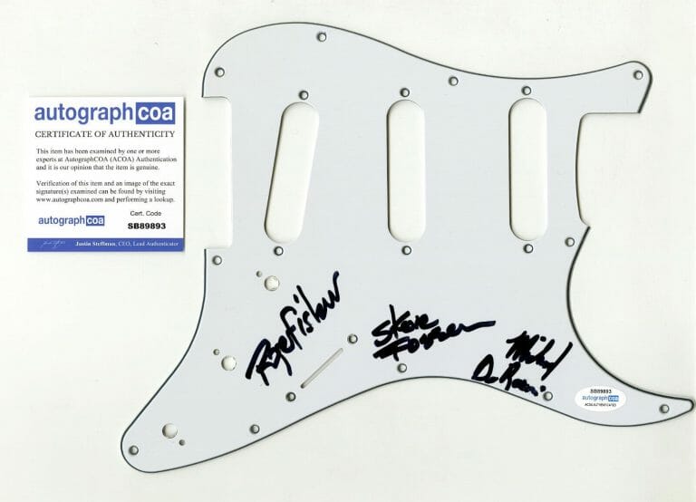 HEART BAND ROGER FISHER MICHAEL DEROSIER STEVE FOSSEN SIGNED PIC GUARD ACOA (C)
 COLLECTIBLE MEMORABILIA