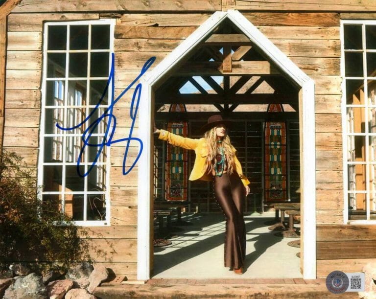LAINEY WILSON SIGNED AUTOGRAPH 8×10 PHOTO – SEXY COUNTRY MUSIC BABE BECKETT COA
 COLLECTIBLE MEMORABILIA