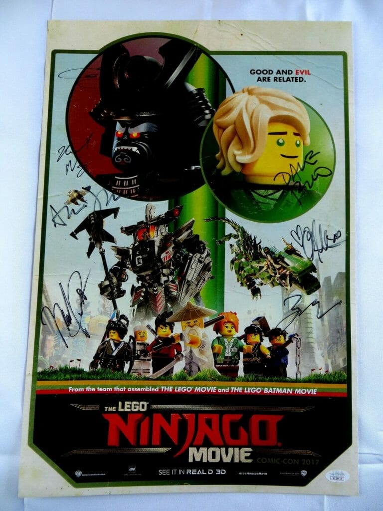LEGO NINJAGO MOVIE AUTOGRAPHED 13X20 POSTER 7 AUTOS WOODS MUNN PENA JSA XX29925
 COLLECTIBLE MEMORABILIA