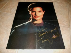 STAR TREK DEEP SPACE NINE SIGNED 4-PAGE MAGAZINE POSTER TERRY FERRELL
 COLLECTIBLE MEMORABILIA