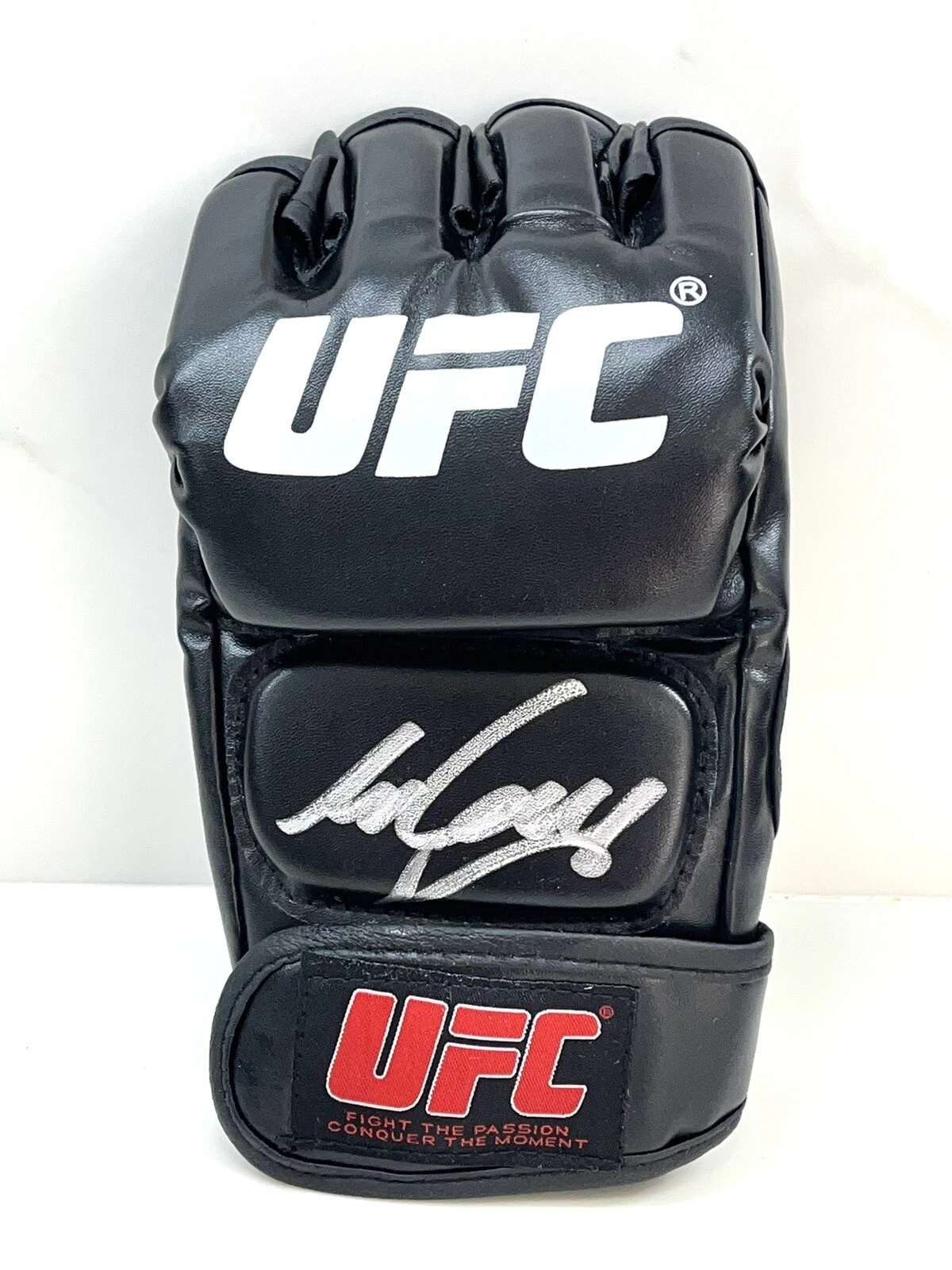 Ian Garry hand signed UFC glove fighter MMA Beckett Cert BAS #10
