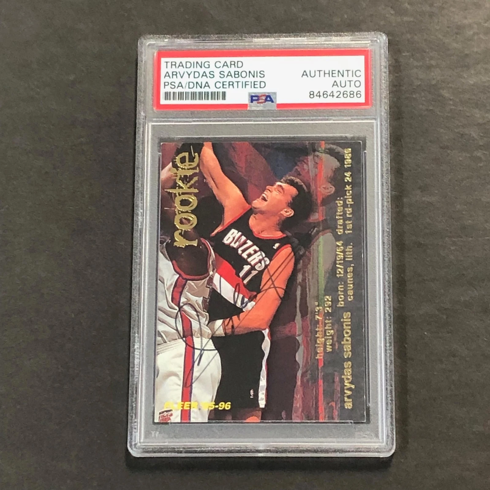 1995-96 Fleer #308 ARVYDAS SABONIS Signed Card AUTO PSA Slabbed Trail Blazers
