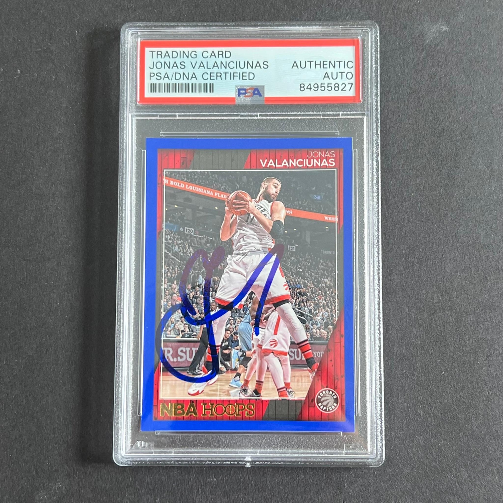 2016-17 NBA Hoops Blue #112 Jonas Valanciunas Signed Card AUTO PSA Slabbed Rapto
