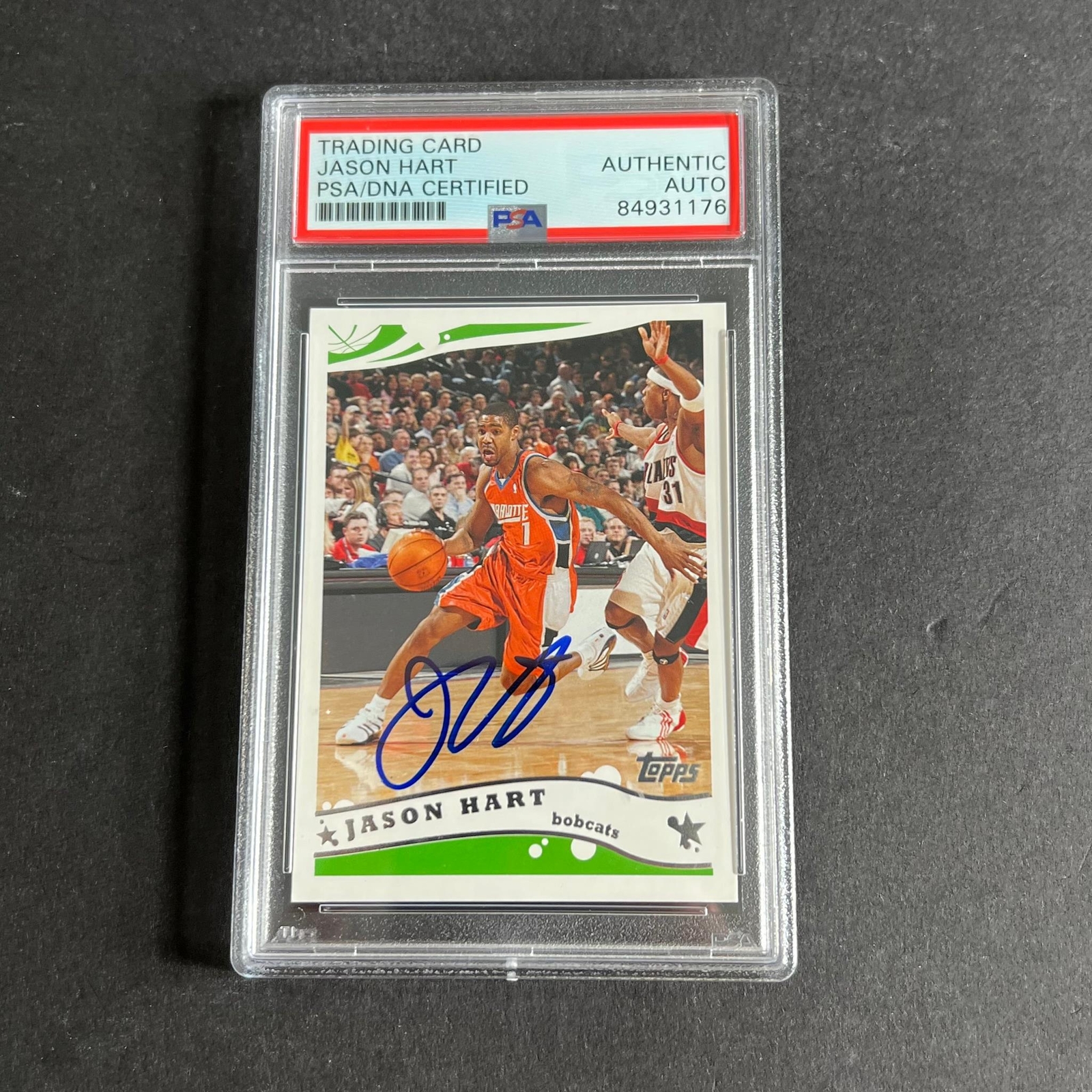 2005-06 TOPPS #27 JASON HART SIGNED CARD AUTO PSA/DNA SLABBED BOBCATS COLLECTIBLE MEMORABILIA