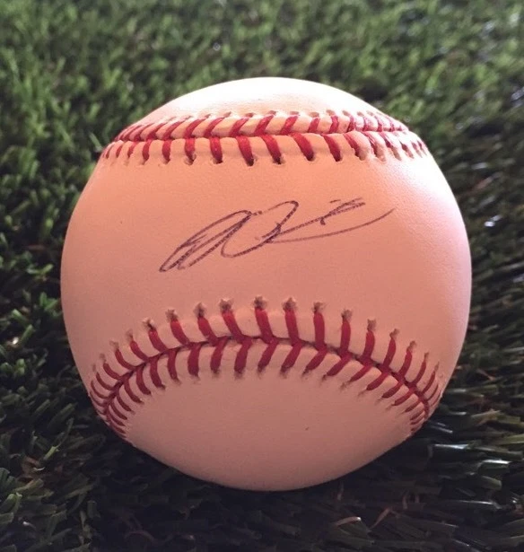 ROY OSWALT SIGNED OMLB PHILLES JSA/COA W158420
