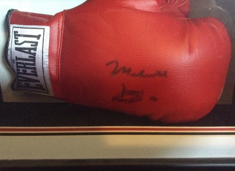 MUHAMMAD ALI SIGNED BOXING GLOVE Framed NUMBERED 214/1000 Stacks Of Plaques Coa

