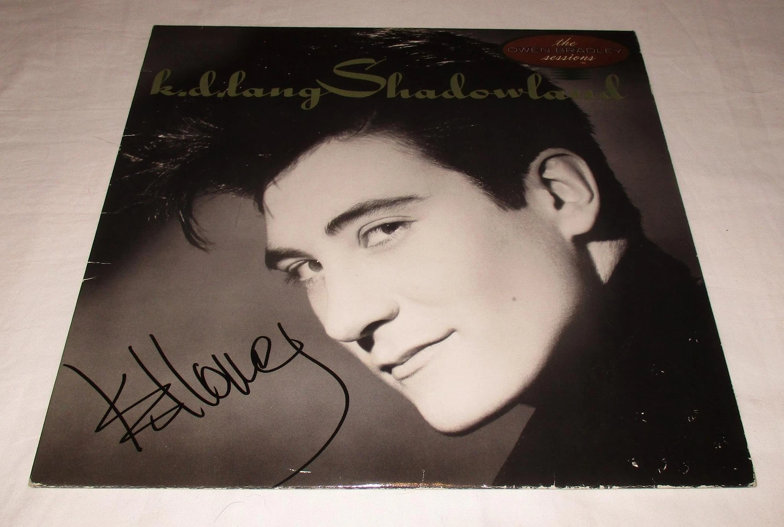K.D. LANG SIGNED SHADOWLAND VINYL RECORD JSA
