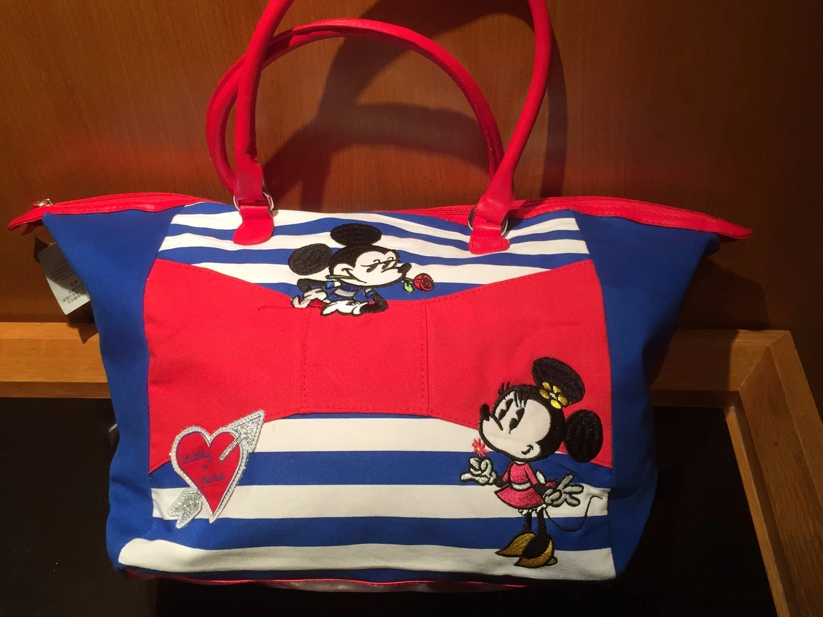 Disneyland Hong Kong Mickey & Minne Mouse Valentine's Day Shopper Bag Purse NWT
