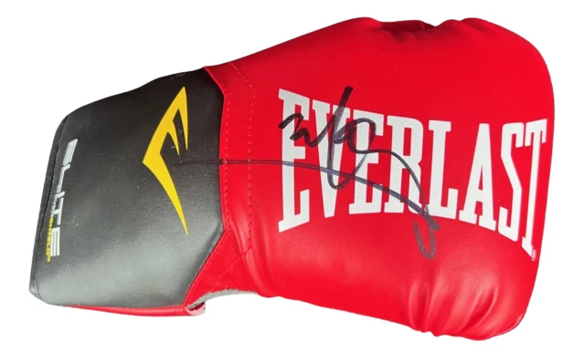 MARK WAHLBERG signed (THE FIGHTER) Mickey Ward boxing glove BECKETT BAS AC93117
