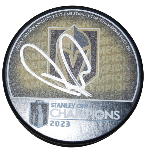 BRUCE CASSIDY signed (LAS VEGAS GOLDEN KNIGHTS) hockey puck BECKETT BAS AD27375
