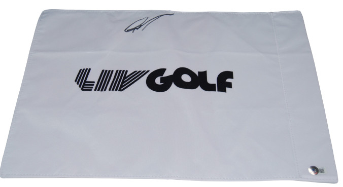 GREG NORMAN signed (THE SHARK) LIV Golf pin flag #18 BECKETT BAS AD27323
