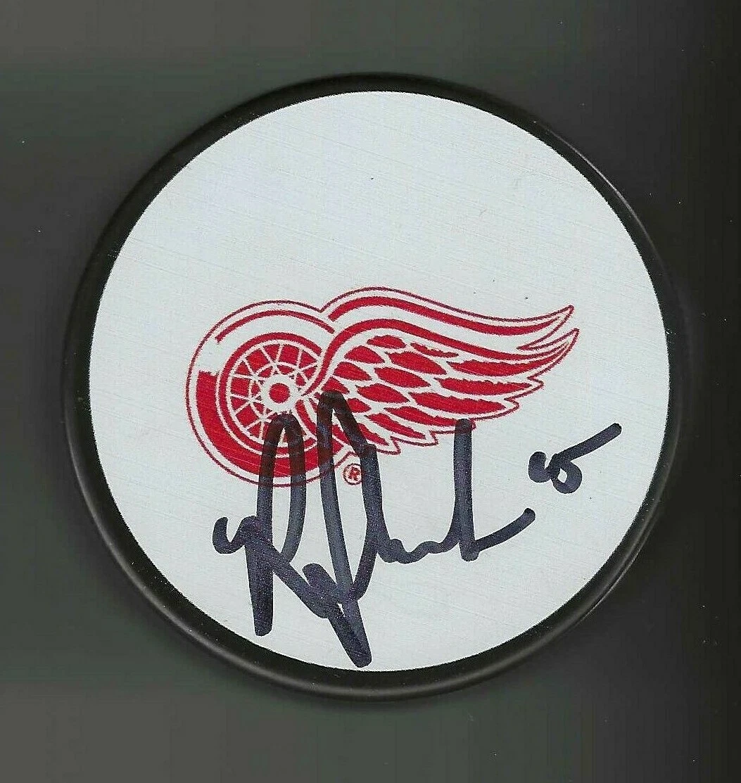 Riley Sheahan Signed Detroit Red Wings White Logo Puck Seattle Kraken

