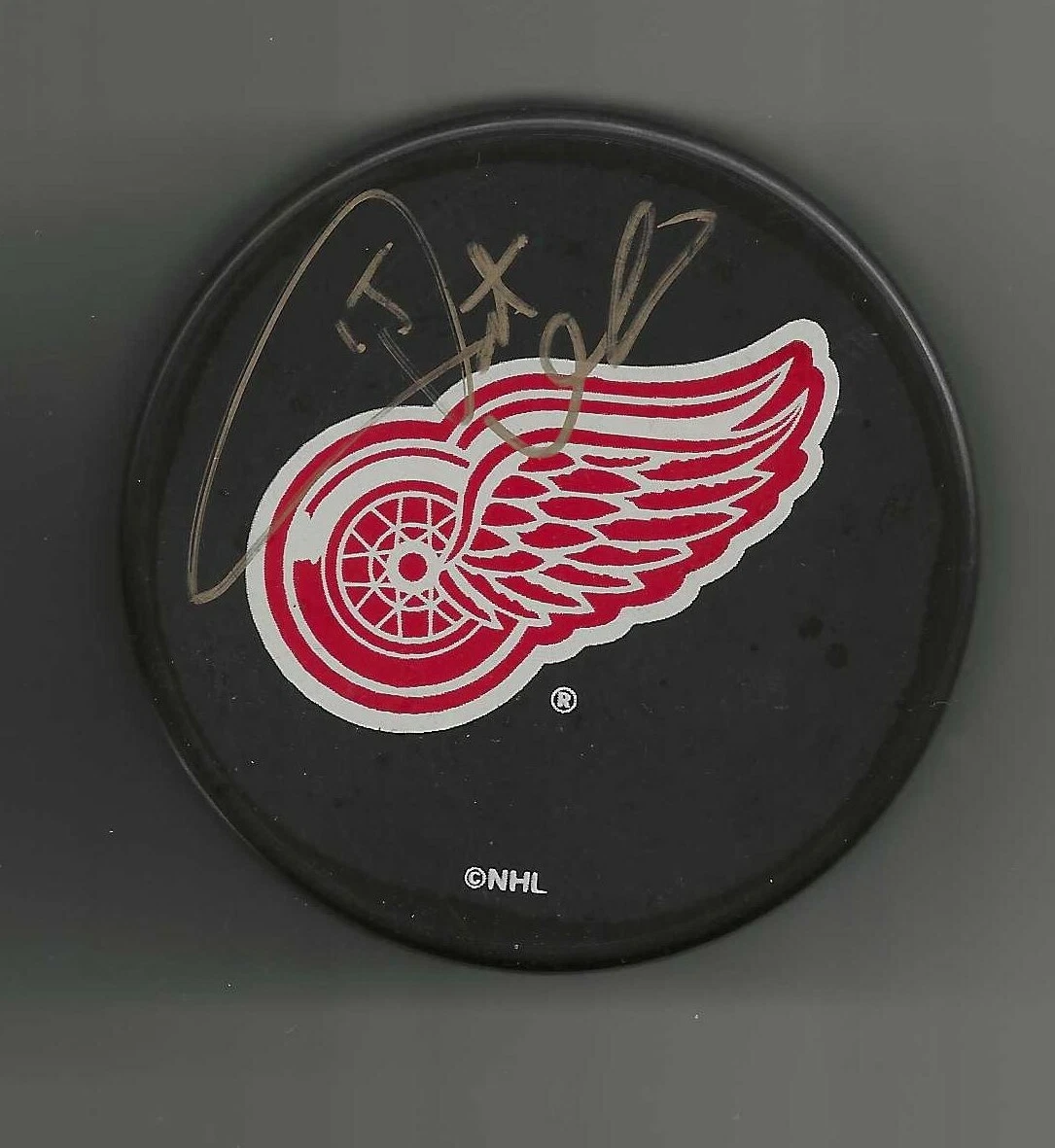 Pat Verbeek Signed Detroit Red Wings Souvenir Puck
