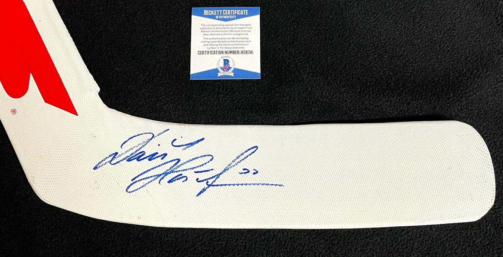 Dominik Hasek Signed Detroit Red Wings Louisville TPS Goalie Stick Beckett COA
