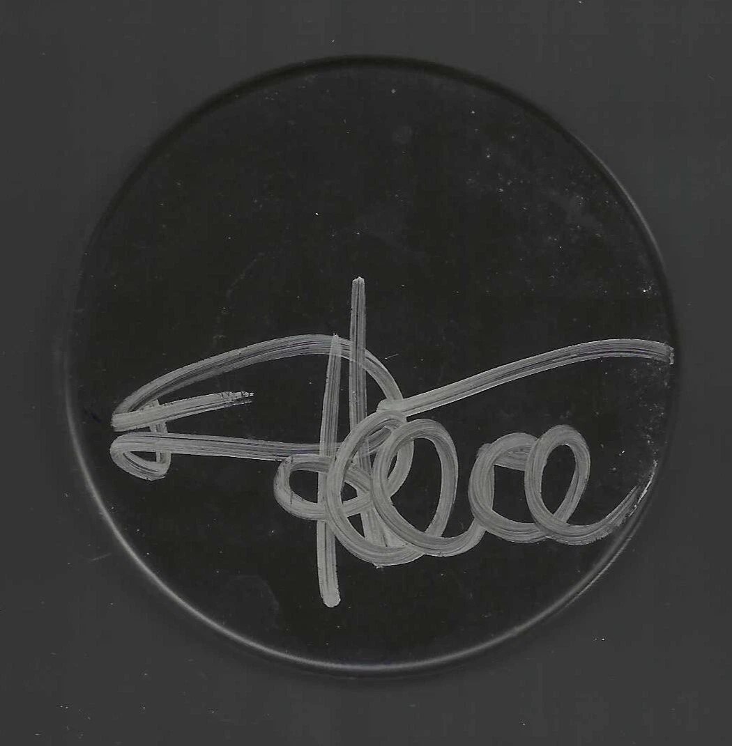 Derian Hatcher Signed Blank Puck Minnesota North Stars Dallas Flyers Red Wings
