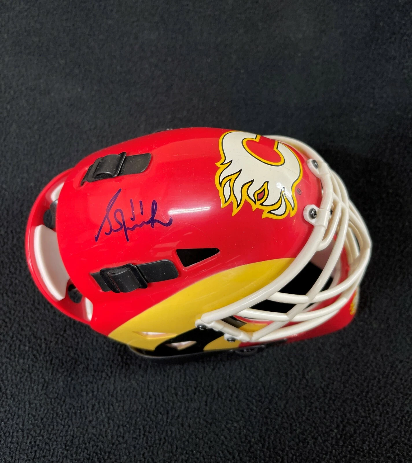 Grant Fuhr Signed Calgary Flames Riddell Mini Goalie Mask
