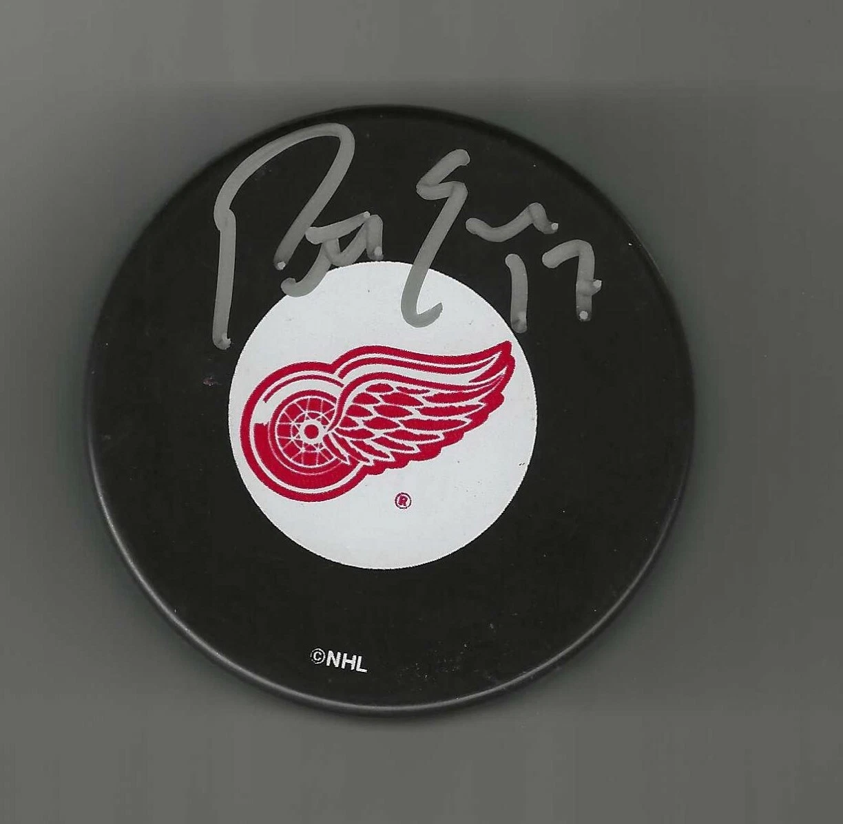 Patrick Eaves Signed Detroit Red Wings Puck
