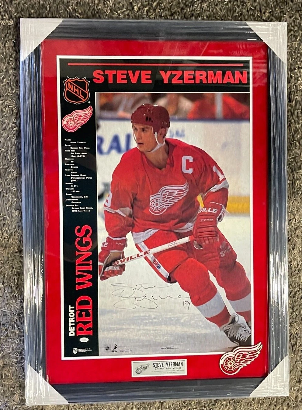 Steve Yzerman Signed Framed & Matted Detroit Red Wings Poster JSA COA
