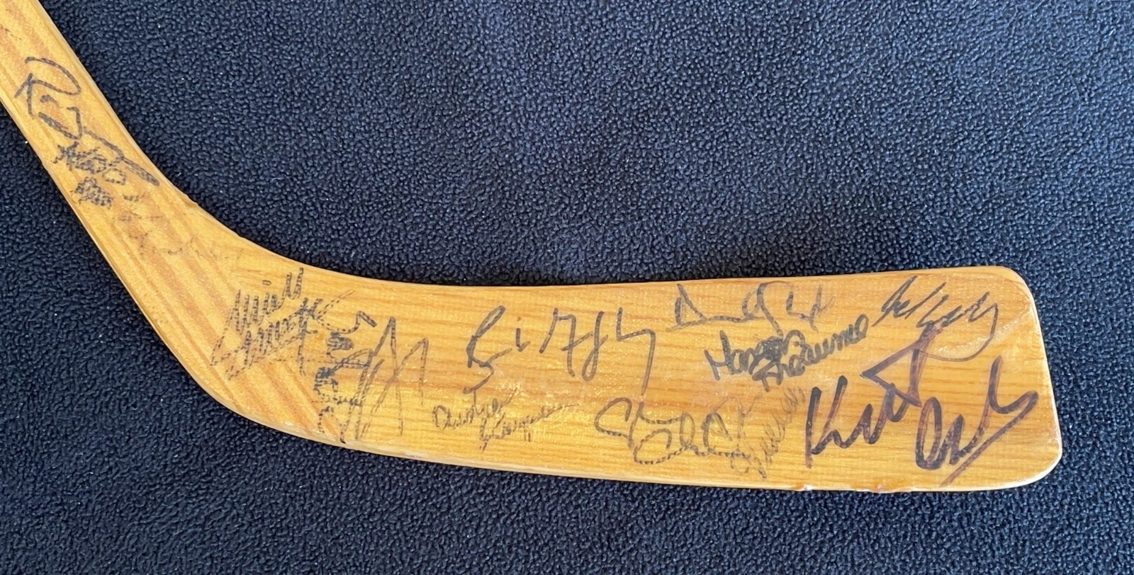 1992/93 Tampa Bay Lightning Inaugural Preseason Team Signed Stick By 41 JSA COA

