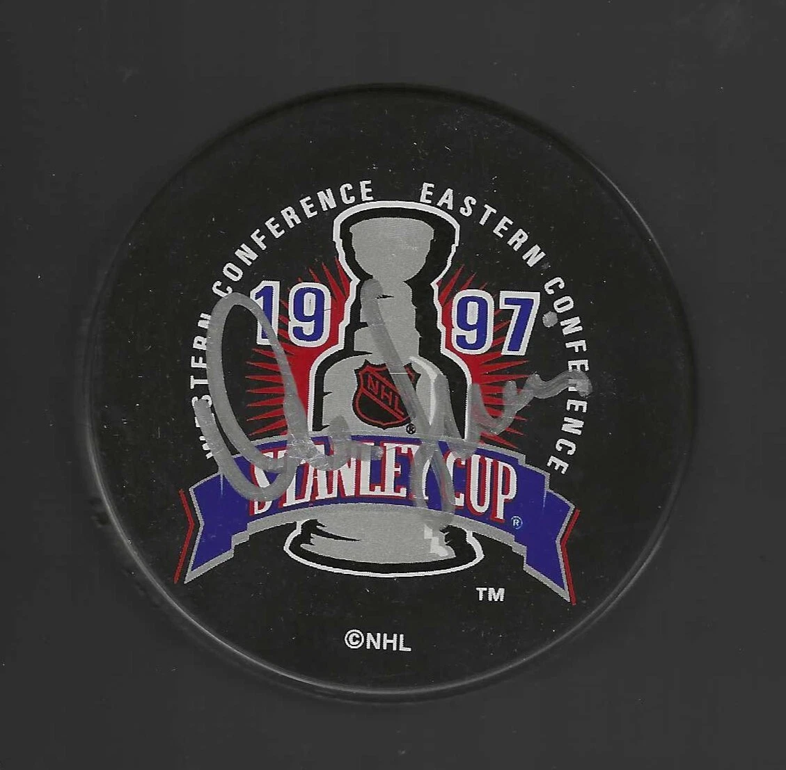 Dave Lewis Signed Detroit Red Wings 1997 Stanley Cup Champions Logo Puck
