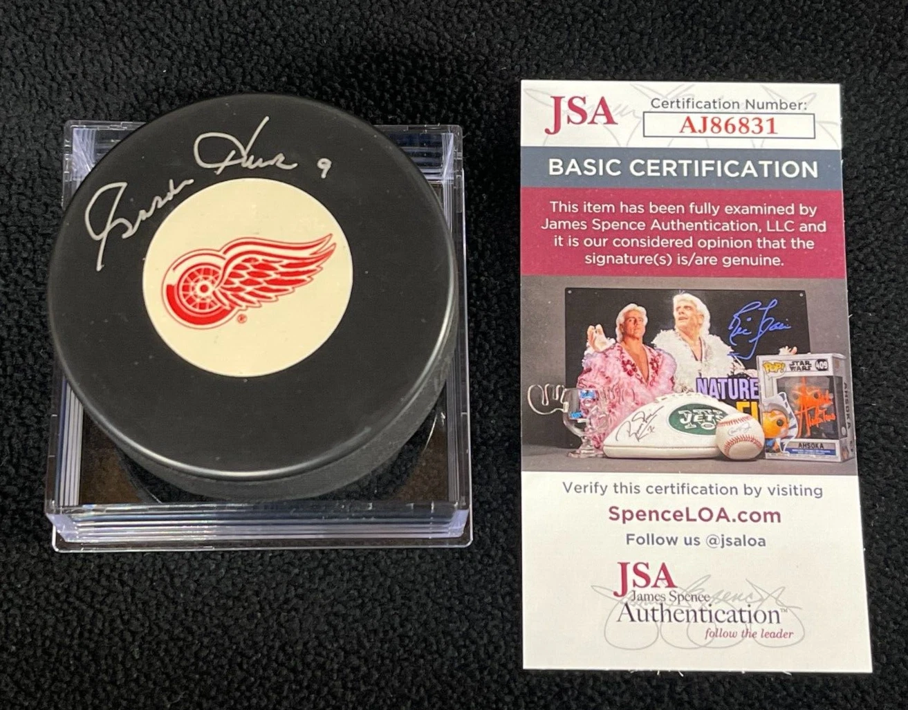 Gordie Howe Signed Detroit Red Wings Puck JSA COA AJ86831
