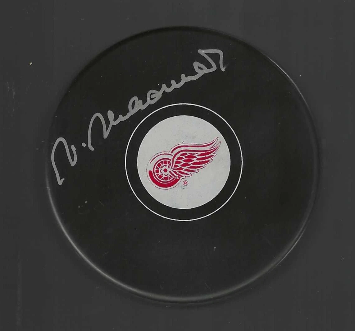 Vaclav Nedomansky Signed Detroit Red Wings Puck
