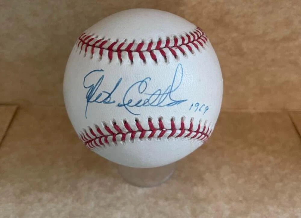 MIKE CUELLAR ORIOLES 1969 A.L SIGNED AUTO BASEBALL BECKETT AUTH

