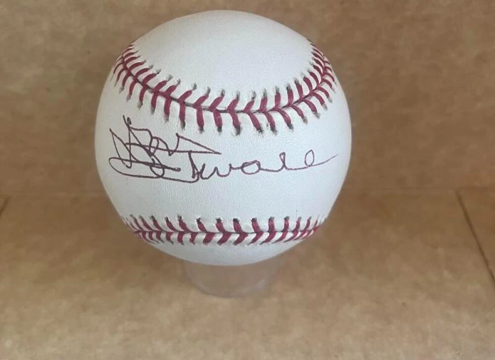 DON SCHWALL RED SOX/PIRATES SIGNED EXPOS M.L. BASEBALL BECKETT AUTH
