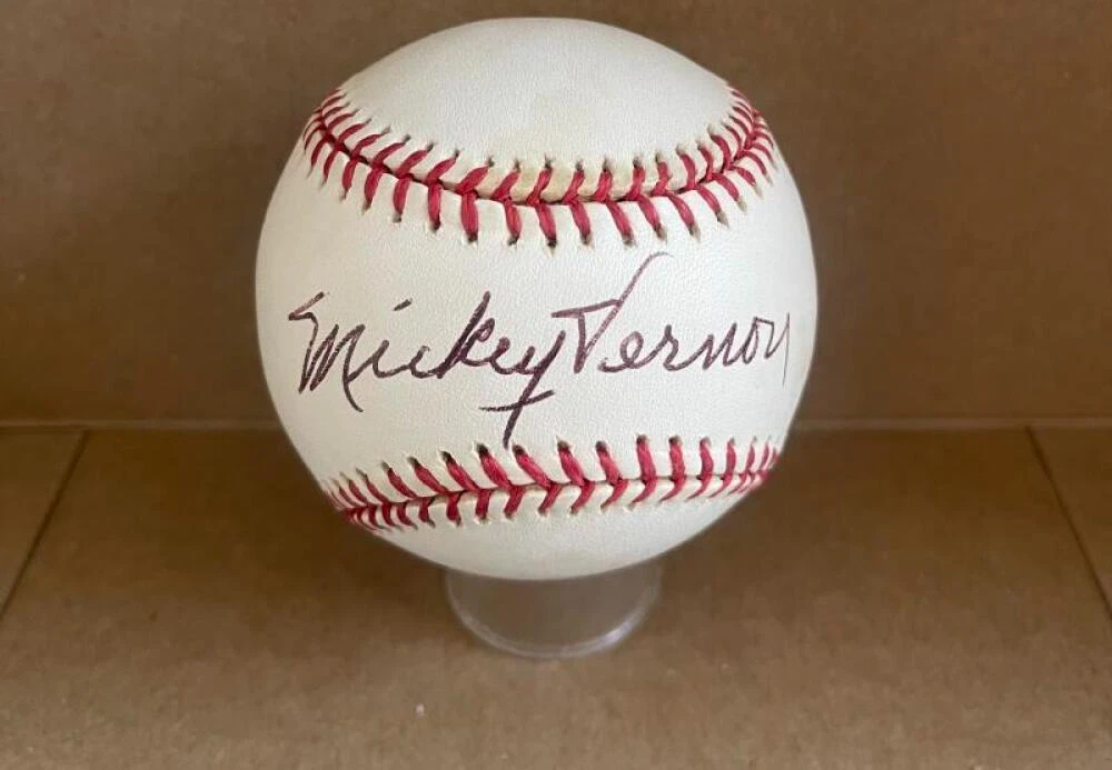 MICKEY VERNON SENATORS/YANKEES SIGNED AUTOGRAPHED M.L. BASEBALL BECKETT AUTH
