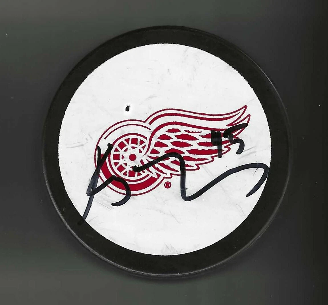 Kyle Quincey Signed Detroit Red Wings White Logo Puck
