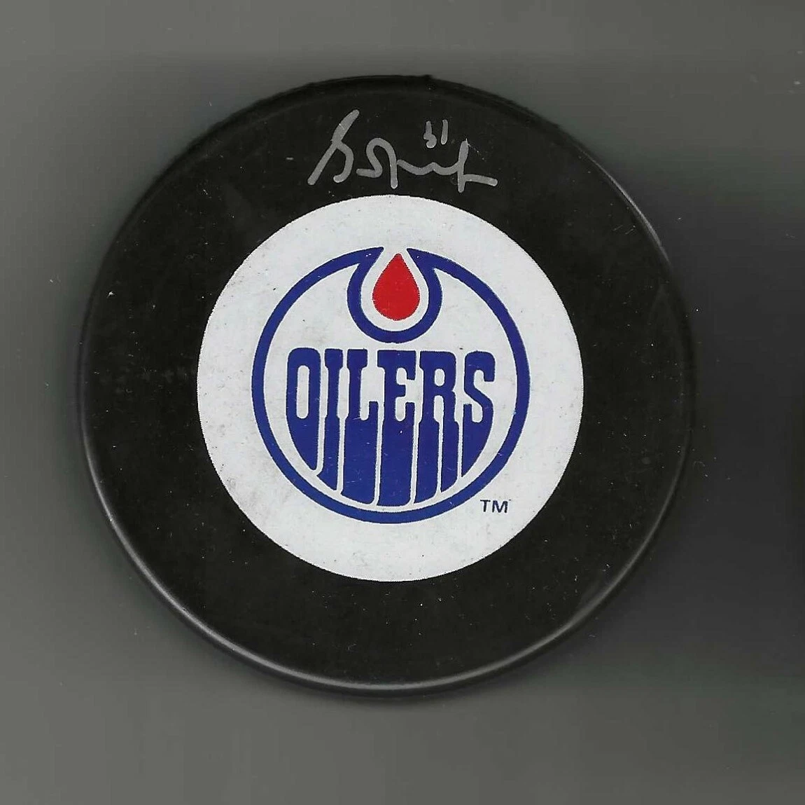 Grant Fuhr Signed Edmonton Oilers Vegum Slovakia Puck
