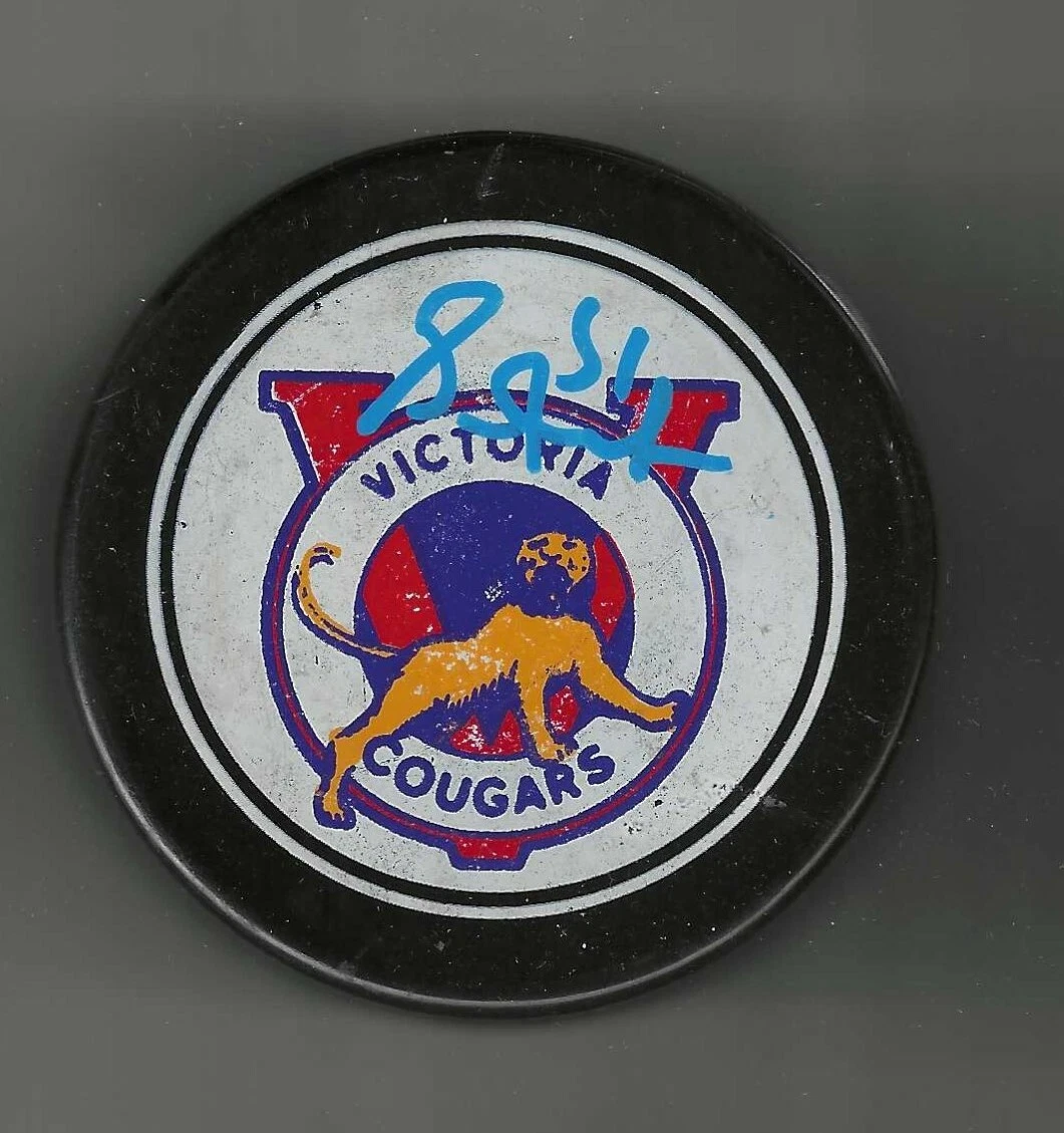 Grant Fuhr Signed Victoria Cougars Vintage GDR Puck Edmonton Oilers
