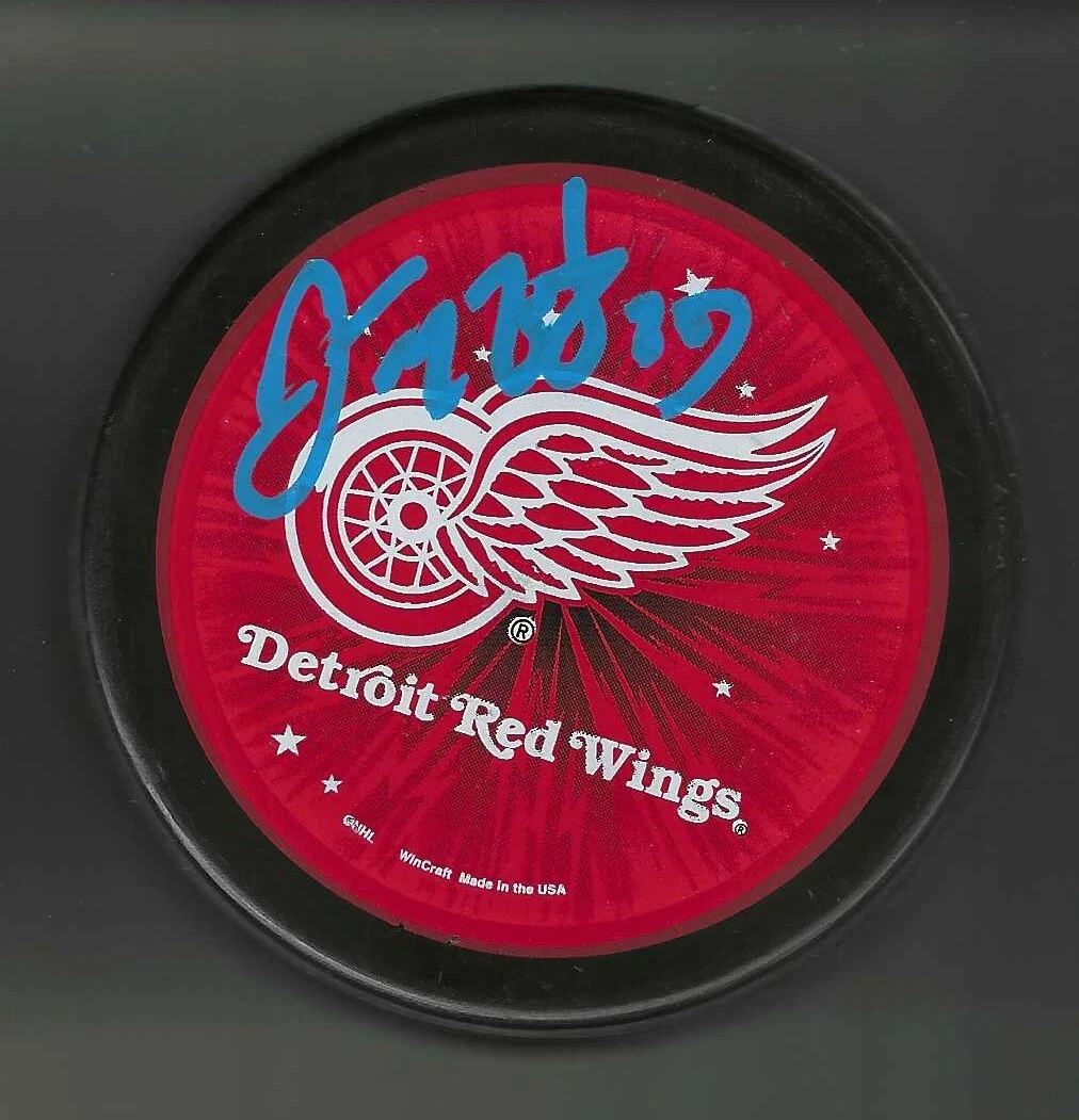 Darren McCarty Signed Detroit Red Wings Souvenir Puck Signed In Blue
