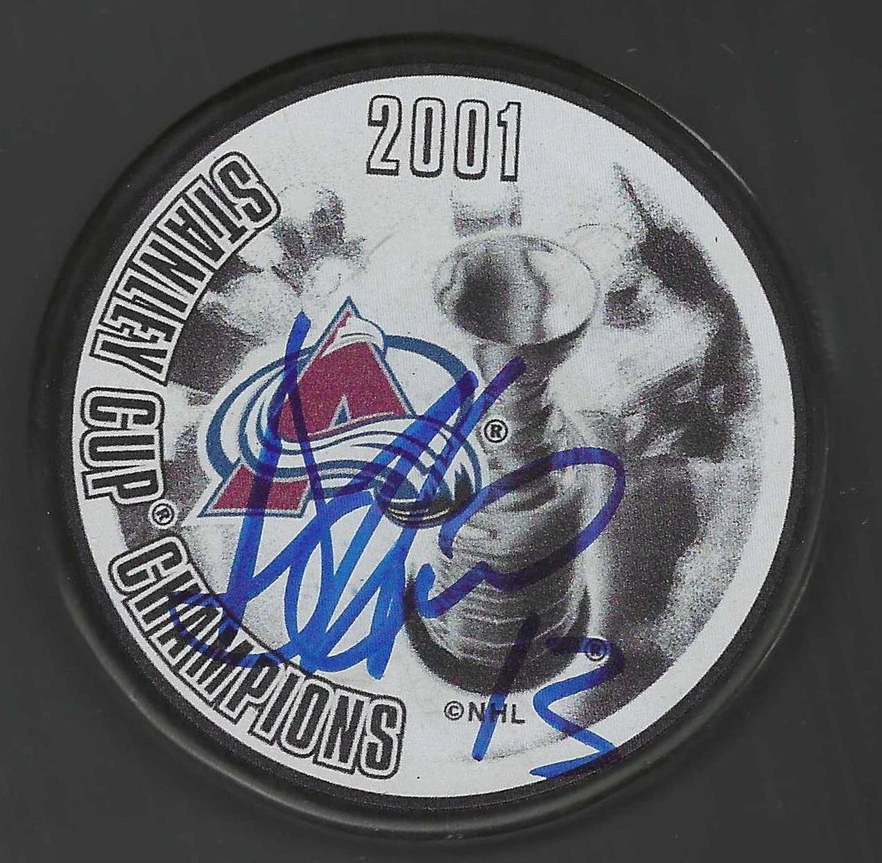 Dan Hinote Signed 2001 Stanley Cup Champions Colorado Avalanche Puck
