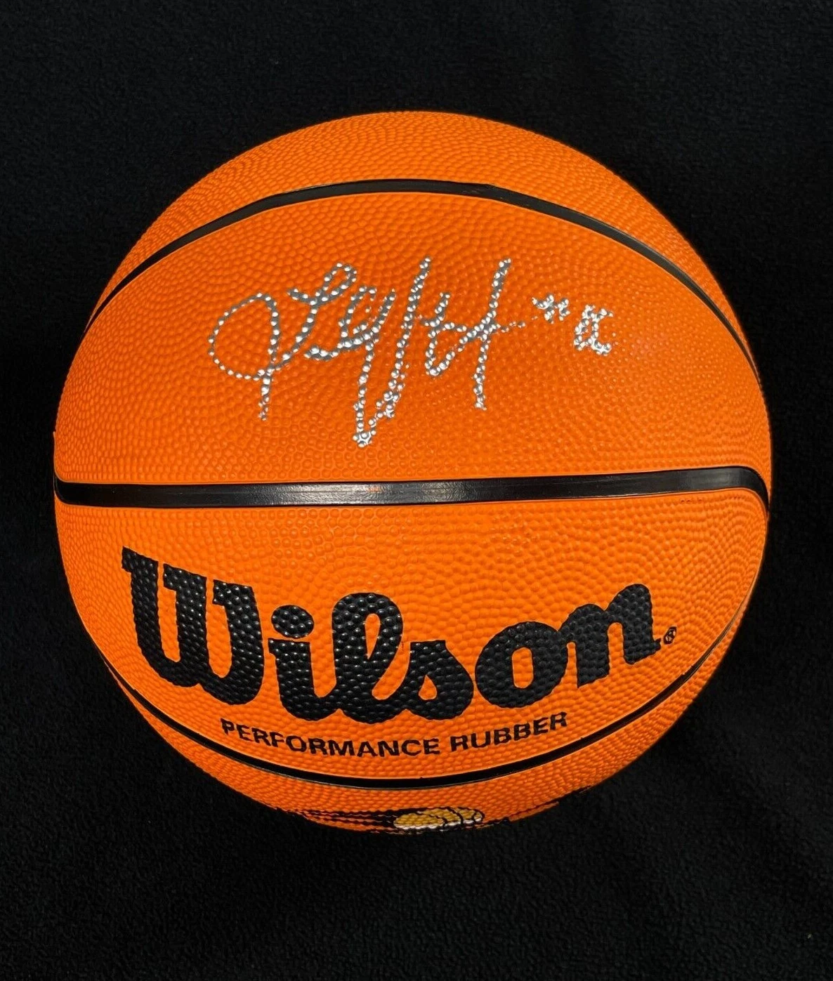 Lindsey Hunter Signed Detroit Pistons Basketball Beckett LOA COA
