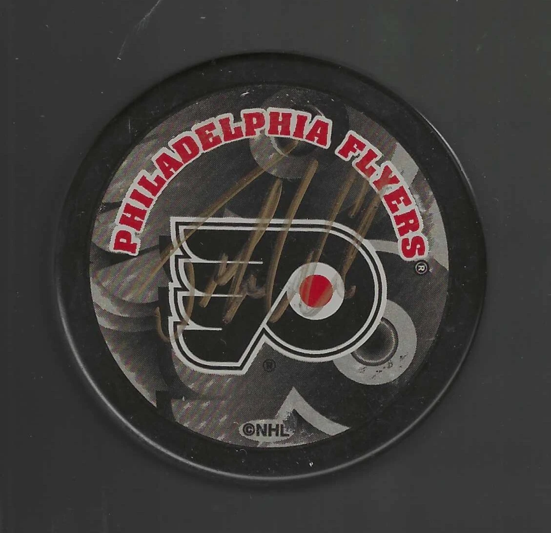 John LeClair Signed Philadelphia Flyers Souvenir Puck
