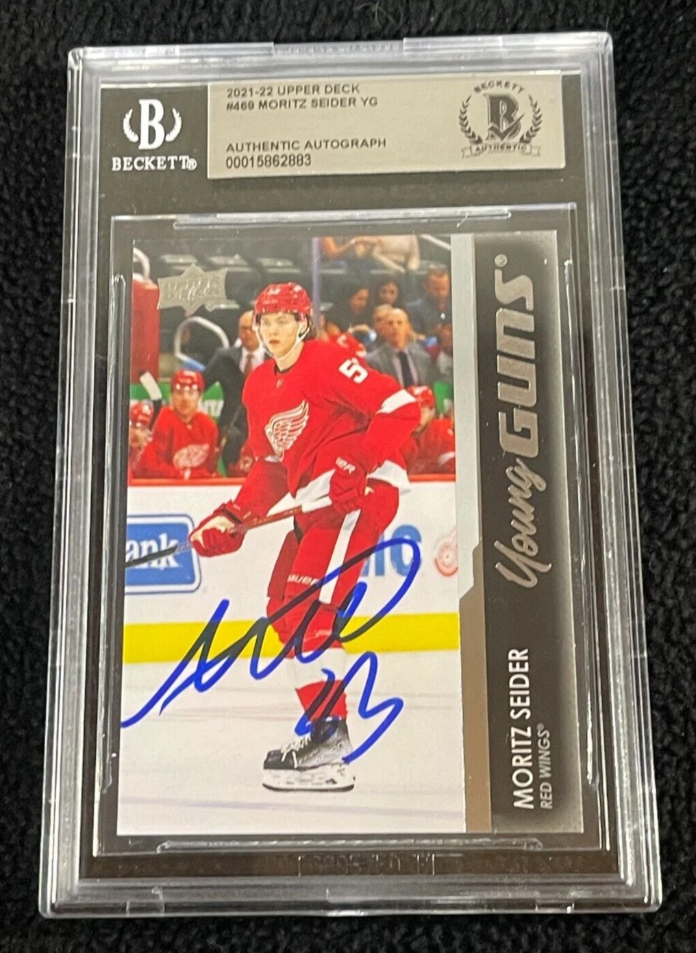 Moritz Seider Signed 2021/22 Upper Deck Young Guns Rookie Card #469 BAS COA

