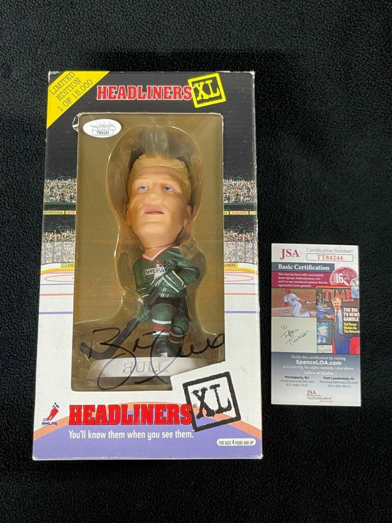BRETT HULL SIGNED DALLAS STARS HEADLINERS XL ACTION FIGURE JSA COA
COLLECTIBLE MEMORABILIA