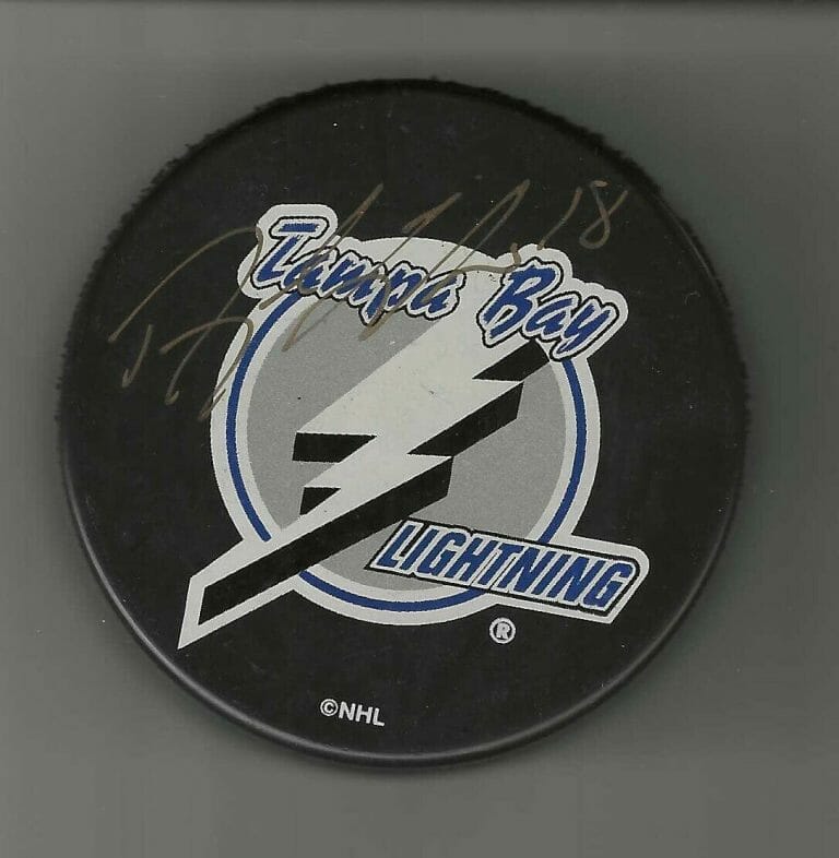 Tampa Bay popular Lightning signed puck